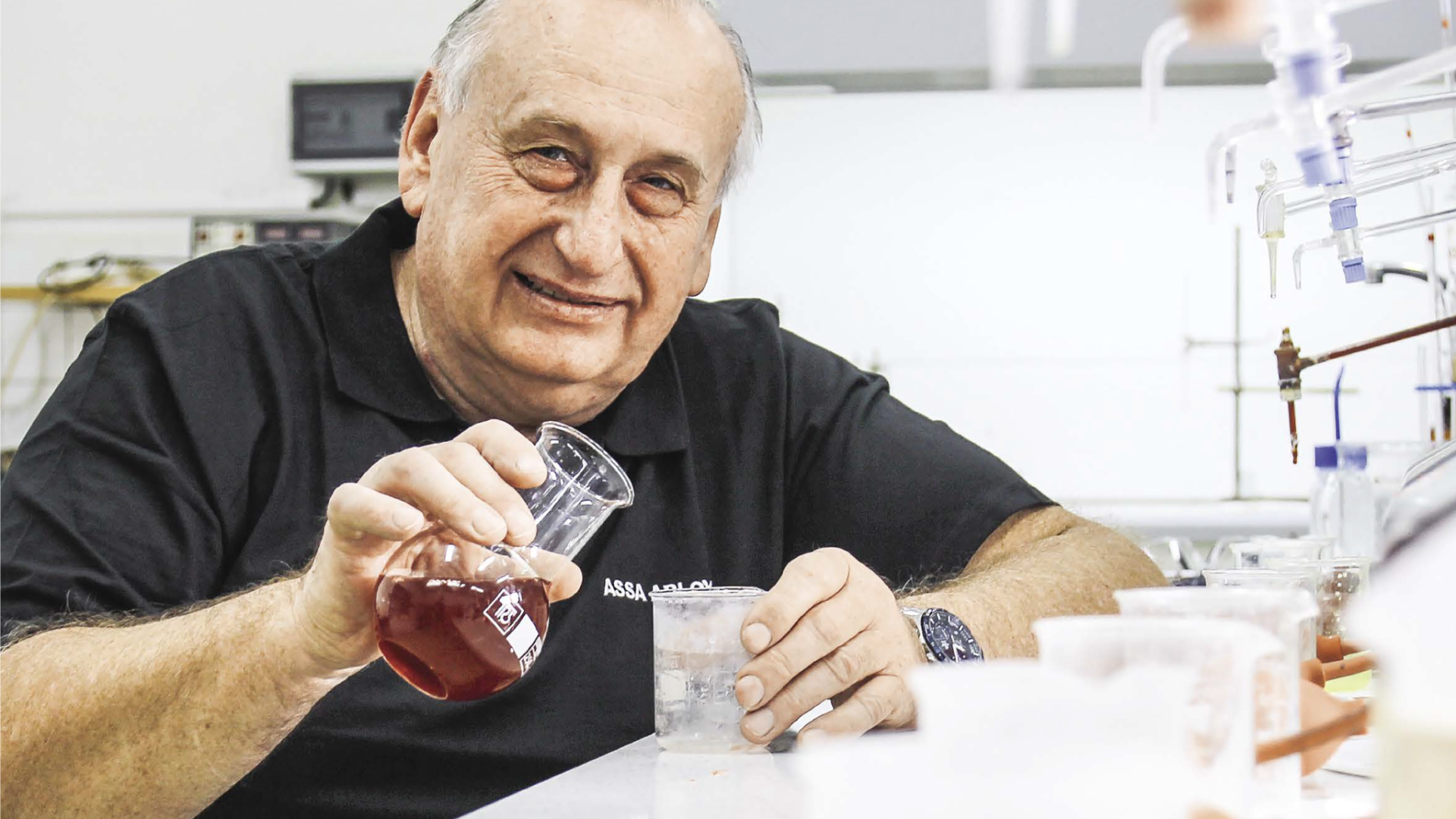 Nechci se stydět, když se otočím a podívám zpět, říká v rozhovoru Václav Kopecký