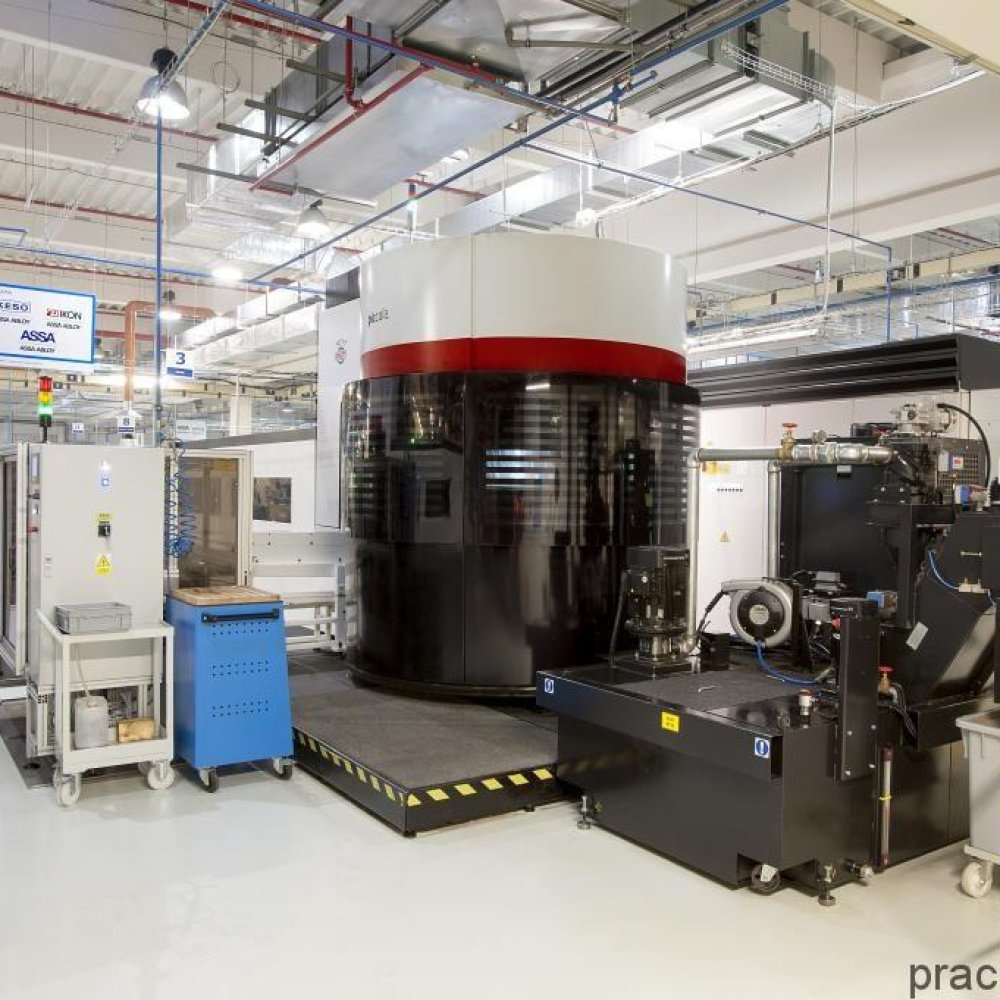 Práce seřizovačů CNC strojů v ASSA ABLOY Rychnov: preciznost, odbornost a tvořivost