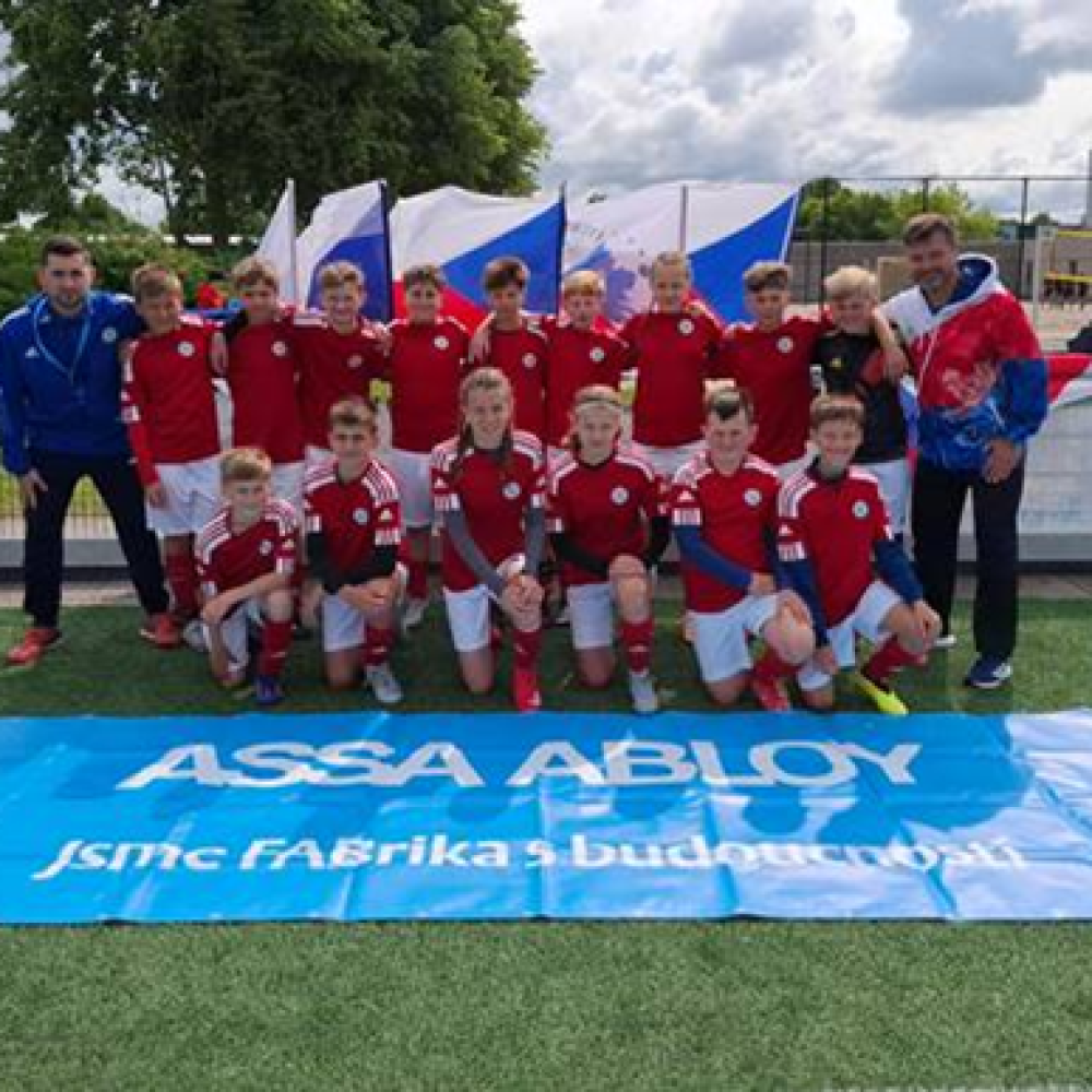 Mladí fotbalisté z Rychnova zazářili v Nizozemsku díky podpoře ASSA ABLOY
