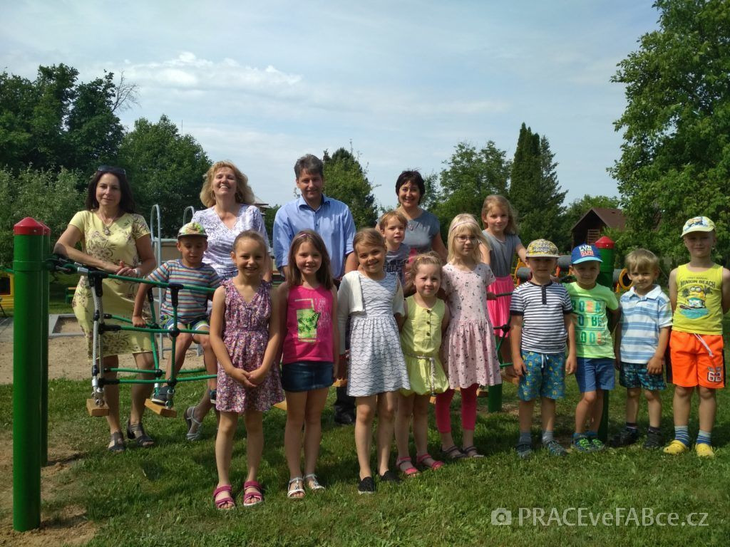 Mateřská školka Kytička má nový lanový most